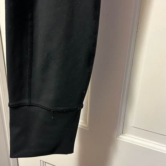 90 Degrees black leggings with draw string design and pockets 
Size XL - Picture 3 of 6